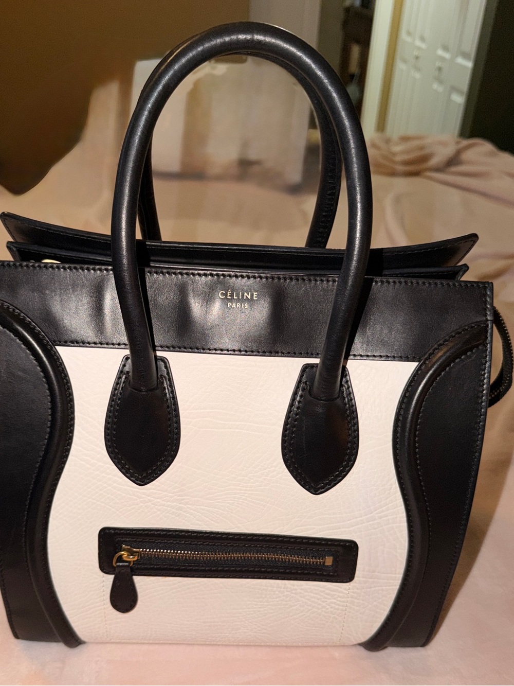 Authentic Celine Luggage Tote Black & White Leather – Like New